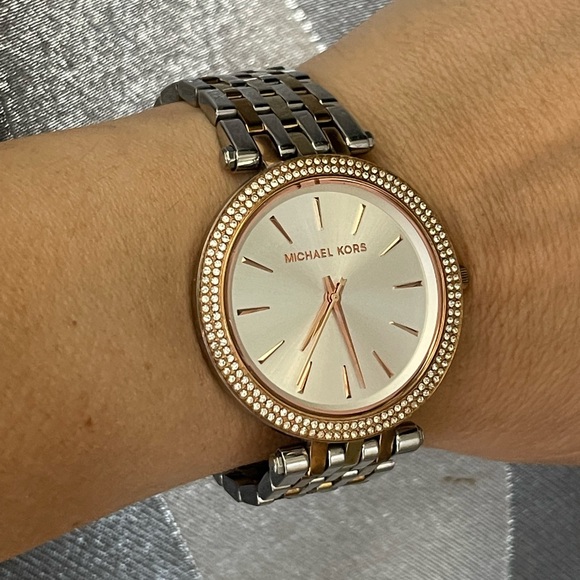 Michael Kors Darci watch - Picture 3 of 16